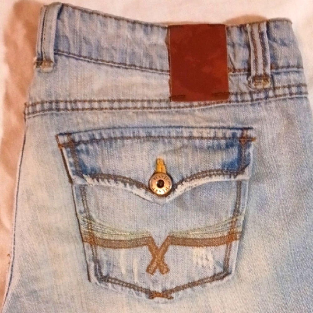 Velvet Heart Light Blue Distressed Jean Shorts Size 30 - Picture 4 of 5